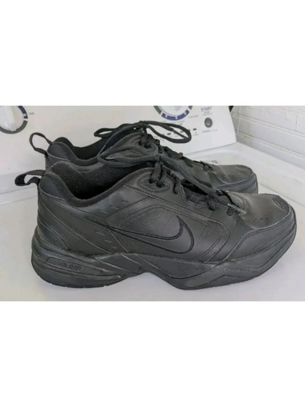 Nike Air Monarch IV Men's Black Sneakers Size 9.5 US 415445-001